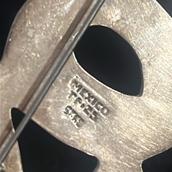 Hugs and Kisses Pin Brooch / Mexican 925 Sterling Silver Puffy Pin - Picture 7 of 9